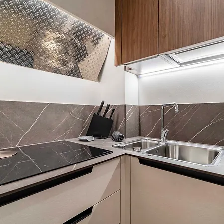 Nabucco Flat By Fenix البندقية